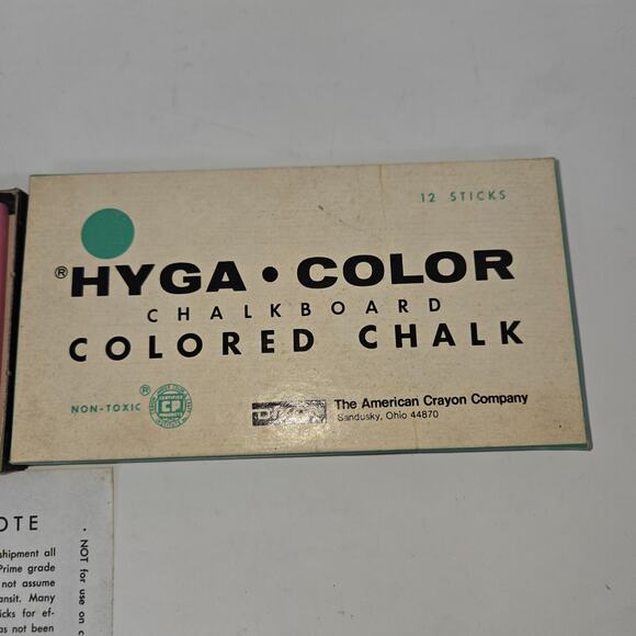Hyga-Color Colored Chalk #1112 Chalkboard Eraseable Non-Toxic 12 Sticks - Picture 2 of 7